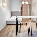 Domillion Modern Old Town Retreat So1b