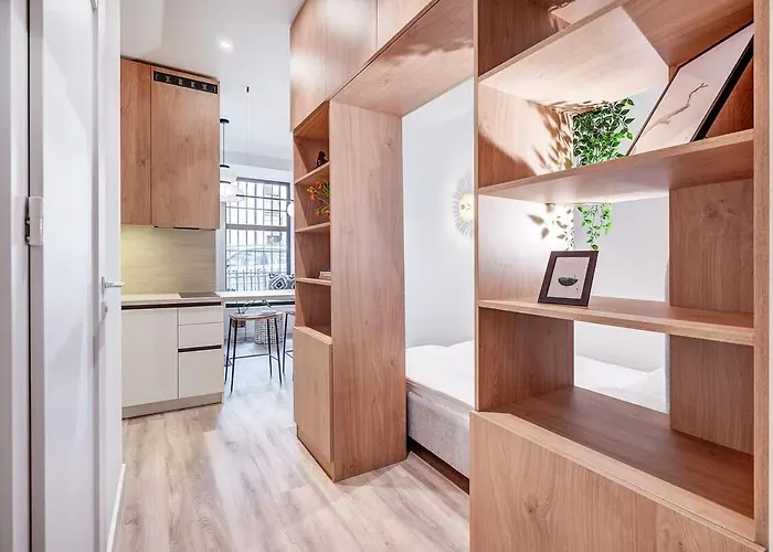 Domillion Modern Old Town Retreat So1b