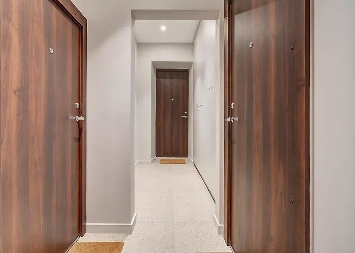 Domillion Modern Old Town Retreat So1b