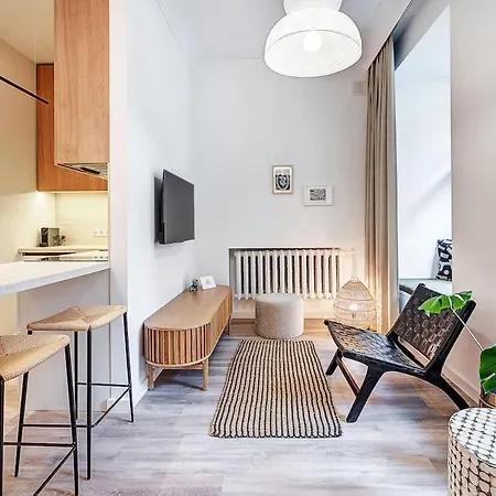 Апартаменти Domillion Modern Old Town Retreat So1b